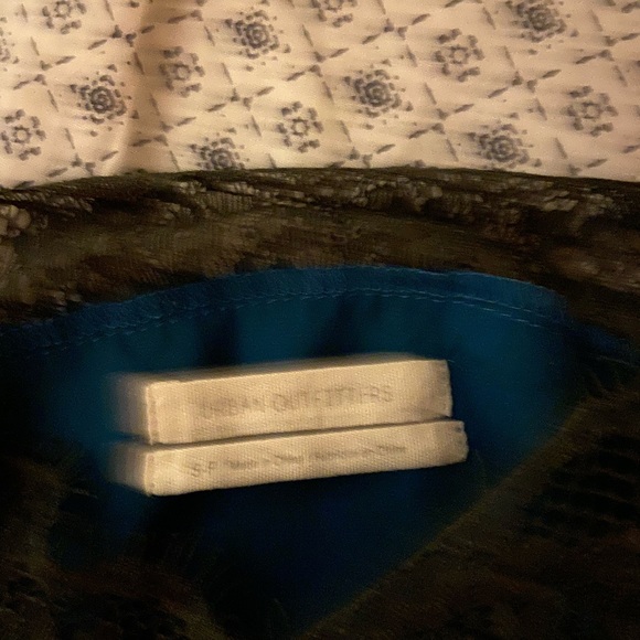 Lace slip top - Picture 3 of 3